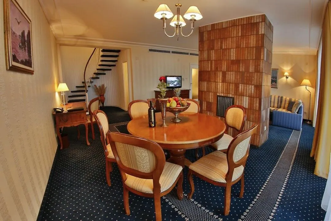 Imperial Hotel And Spa Golden Sands